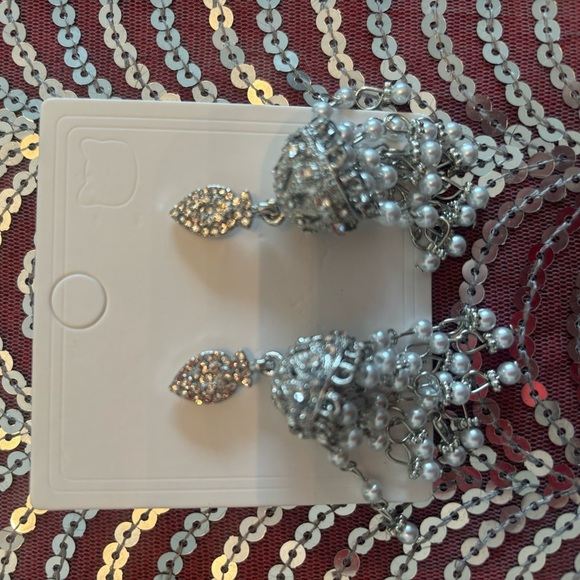 Elegant 304 stainless steel Silver and White Dangle Earrings - Picture 4 of 12